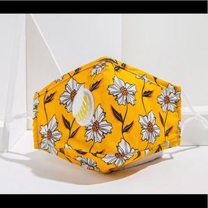 Adjustable Face Mask + 2 Filters NW